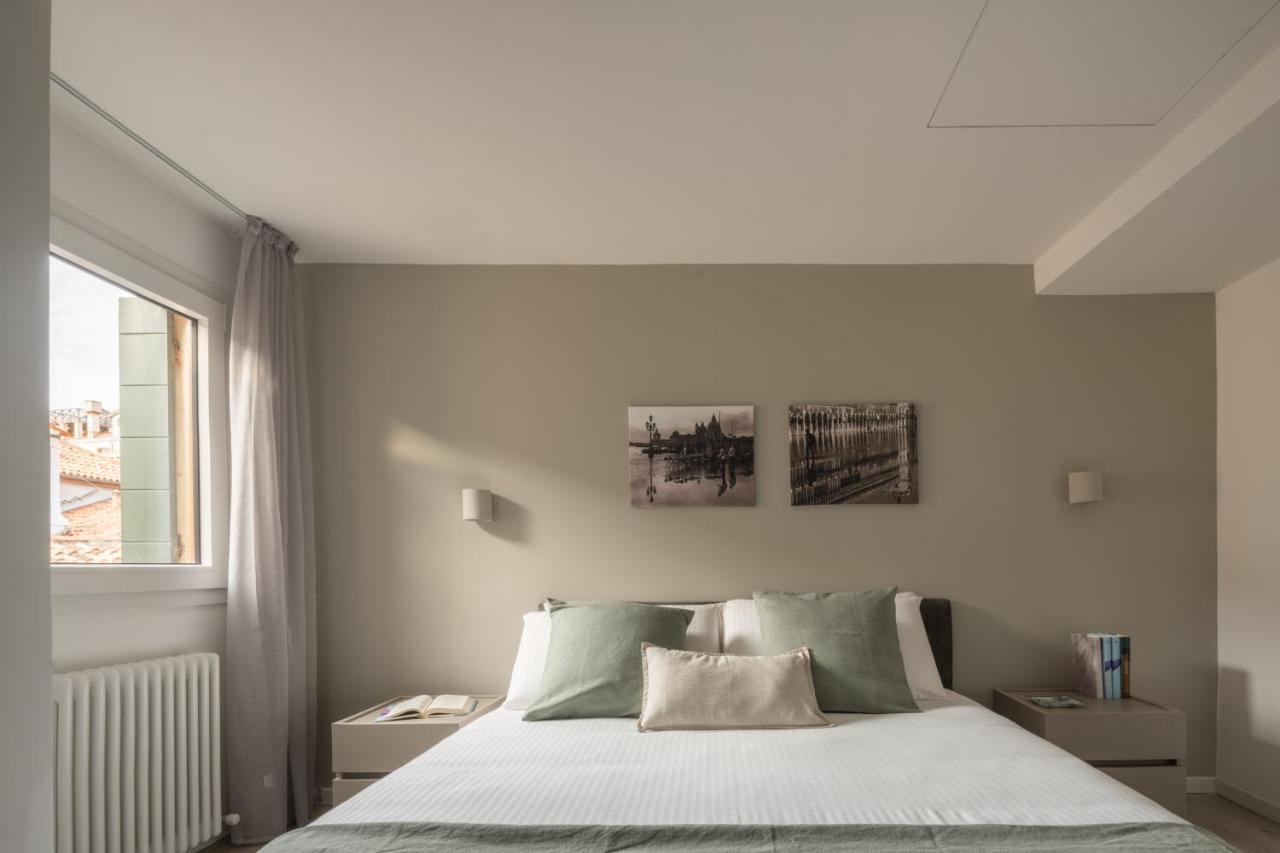 Sant'Aponal Cozy Apartment With Balcony R&R Venecia Exterior foto