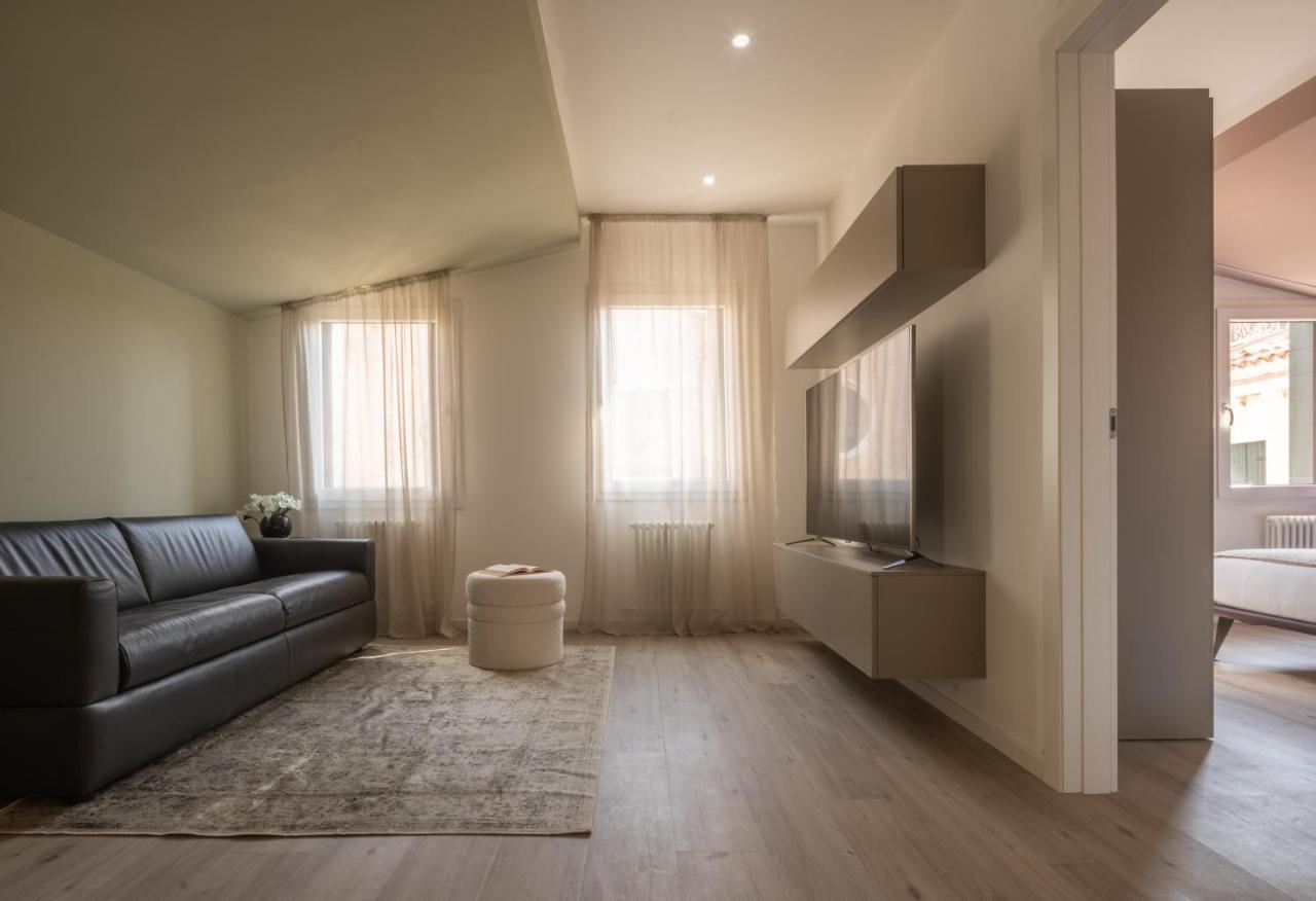 Sant'Aponal Cozy Apartment With Balcony R&R Venecia Exterior foto