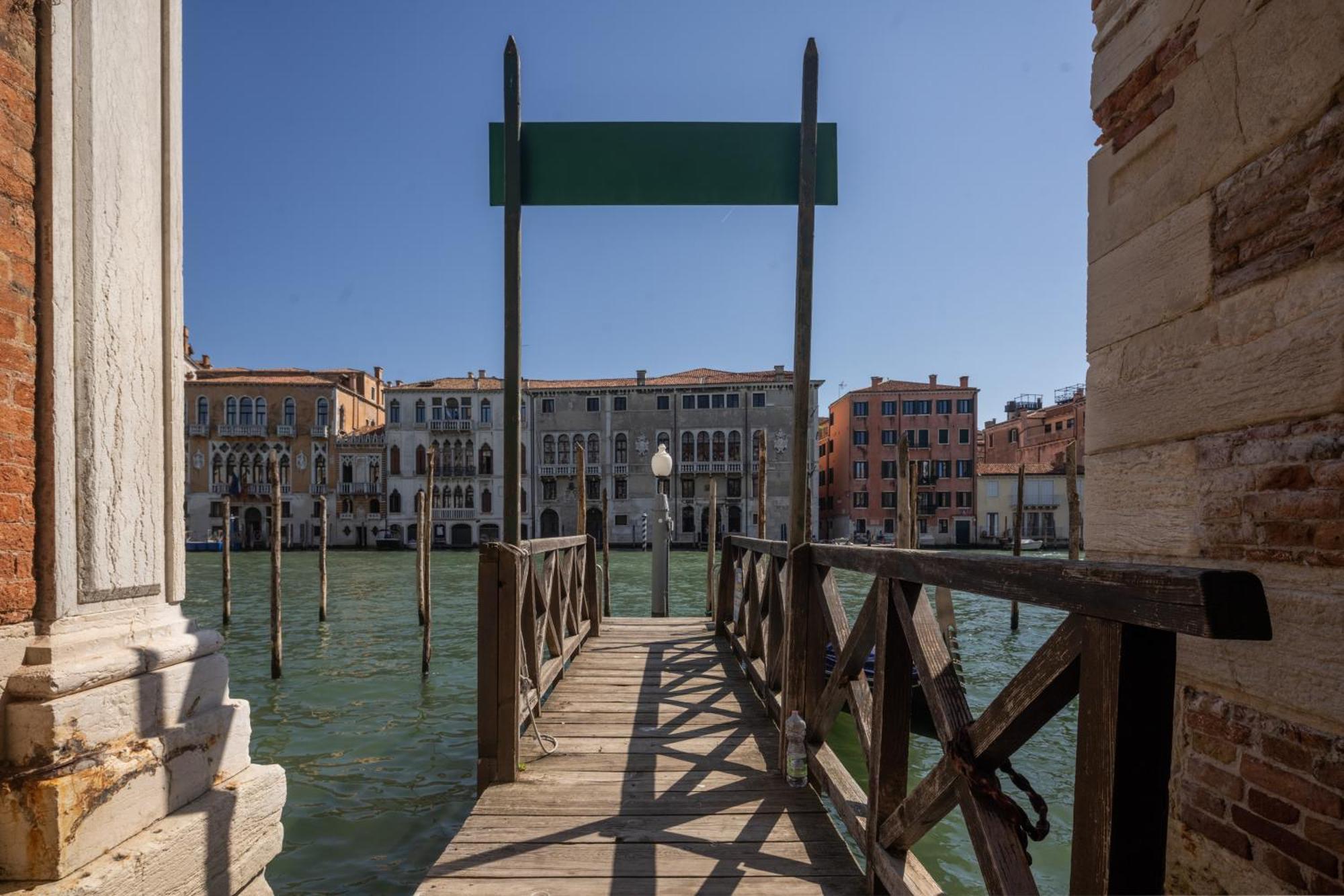 Sant'Aponal Cozy Apartment With Balcony R&R Venecia Exterior foto